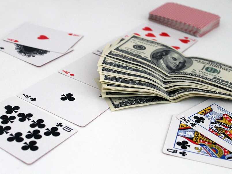 Kinh nghiệm chơi Poker toàn thắng cho tân thủ